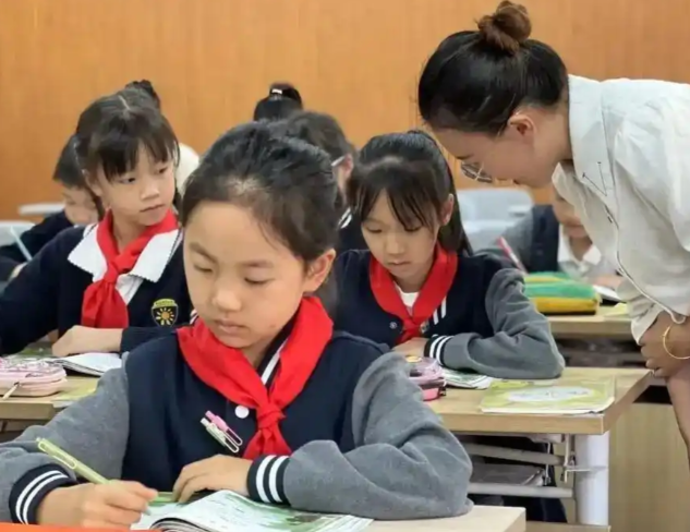 深入践行教育家精神锻造新时代高素质专业化教师队伍贡献新的智慧